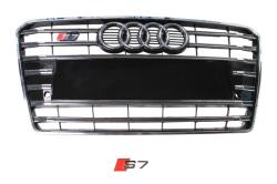 Решетка радиатора Audi S7 (брак)