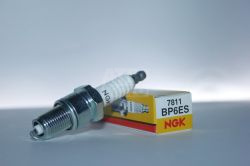 Свеча зажигания 4T BP6ES NGK Свеча зажигания 4T BP6ES NGK